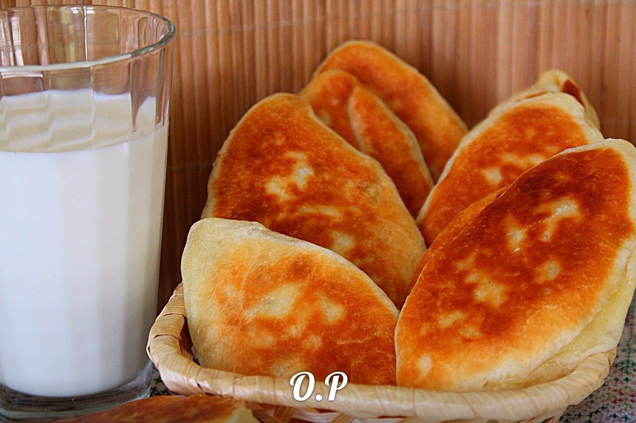 Жаренные пирожки с капустой и яйцом.Для приготовления понадобится:Для теста необходимо:молоко - 1 ...