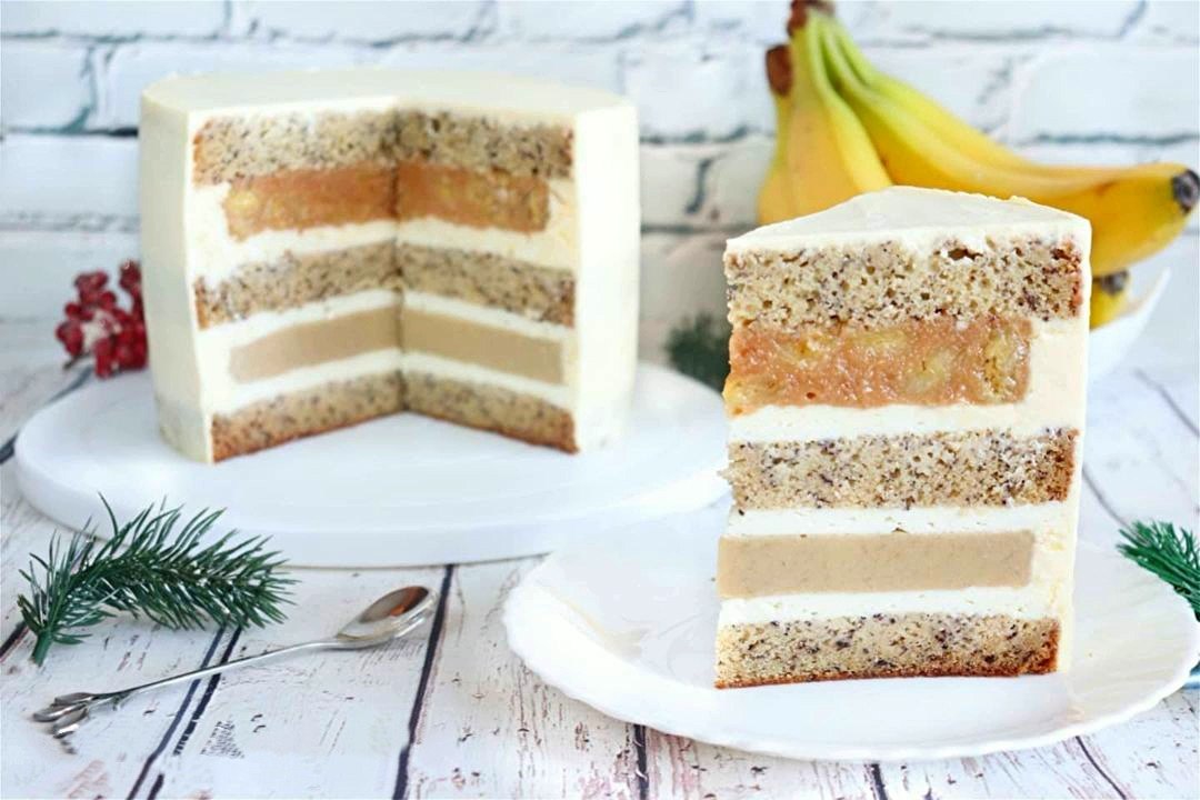 БАНАНОВЫЙ ТОРТ.Ингредиенты: Бисквит: Масло сливочное - 100 гр. Масло растительное - 50 гр. Сахар - ...