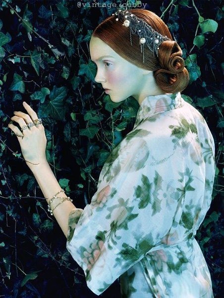 Lily Cole  Vogue Italia, 2005.oo: Miles Aldridge - 3