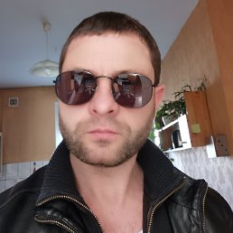 Romano, 40, Славута