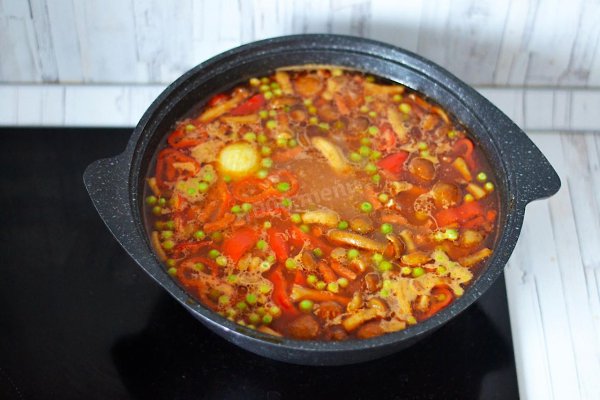 Разбойничий суп из говядины с овощами и грибами.Ингредиенты:Мясной бульон 2 лГовядина 600 гГрибы ... - 9