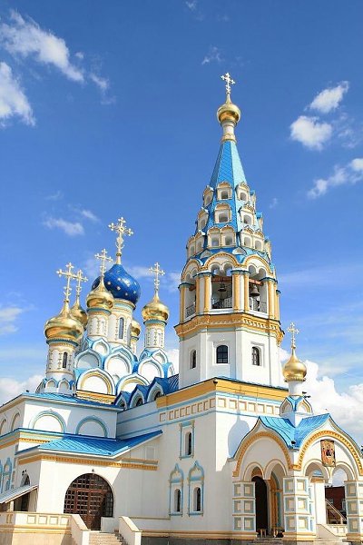 «Поехала я в один монастырь на всенощную и на исповедь. Приехала к началу, но очень хотела есть. А ...