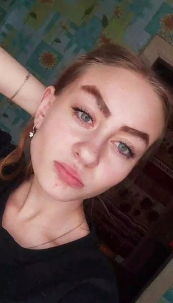 Исправила форму бровей за полгода. Стало выглядеть гораздо лучше! - 2