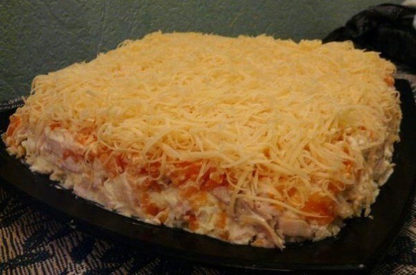 САЛАТ С КОПЧЕНОЙ ГРУДКОЙ .Отличное совмещение продуктов :) ИНГРЕДИЕНТЫ: 4-5 небольших картофелин 5 ...