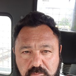 Juri, 52, 