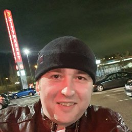 Aleksandr, 41, 