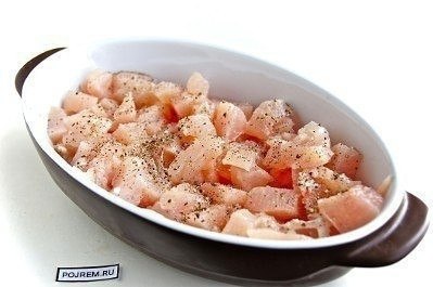 Нежная запeканкa из куриногo филe - сытнo, вкyсно и проcтo..- Куpинoe филе – 400 г- Яйцо – 2 шт.- ... - 2
