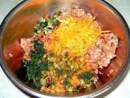 Фаршированные каннеллони, запеченные с сыром.Ингредиенты:- Каннеллони - 1 упаковка (400 грамм)- Фарш ... - 3