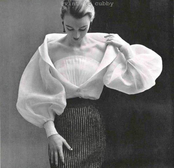 a o Givenchy, 1952 . oo: Phiippe Pottier