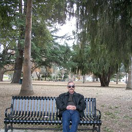 Viktor, 56, 