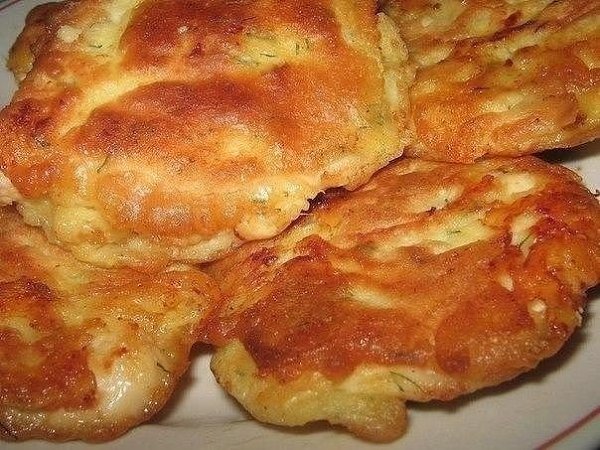 Куриные отбивные в кляре с сыром.Ингредиенты: 1 крупная куриная грудка 150 гр твердого сыра 2 яйца 2 ...