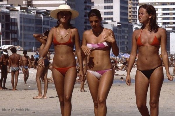 Пляжная жизнь в Рио-де-Жанейро 1970-х. Красивые, подтянутые, натуральные женщины!