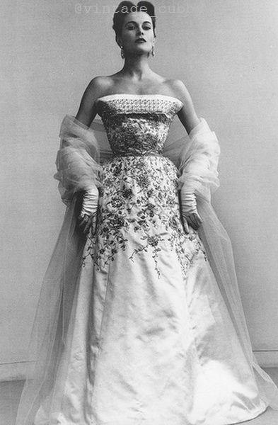 eepee ae o Nina Ricci, 1955.