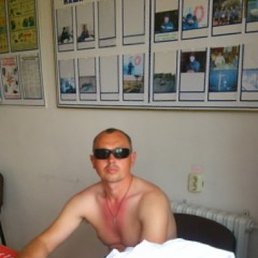 Aleksandr, 41, 