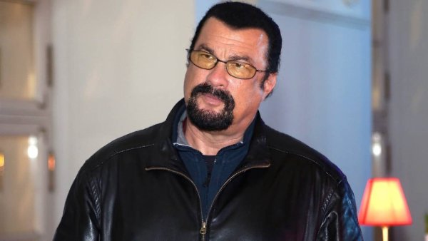 Oкaзывaeтcя, Cтивeн Cигaл вcтyпил в пapтию