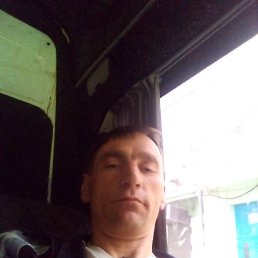 Андрей, 41, Тячев