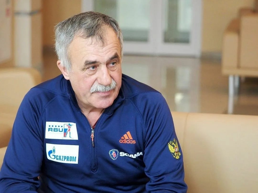 Личный тренер российского биатлониста Александра Логинова Александр Касперович рассказал о причинах ...
