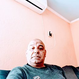 Dinko, 37, 