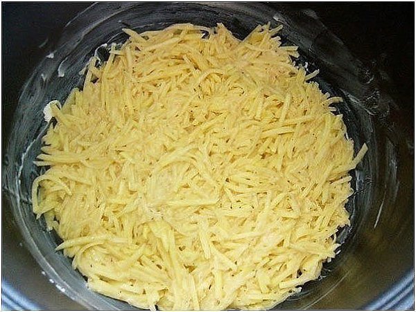 КАРТОФЕЛЬНАЯ ЗАПЕКАНКА С СОСИСКАМИ .ИНГРЕДИЕНТЫ: - Картофель (вес очищенного) — 850 г - Сосиски — 8 ... - 2