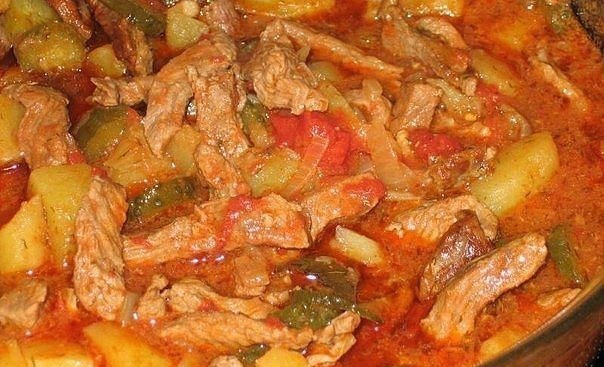 Азу по-татарски .Ингредиенты: - 500 гр мясо - 1-2 шт лук репчатый - 1-2 соленых огурца - 6-8 ...