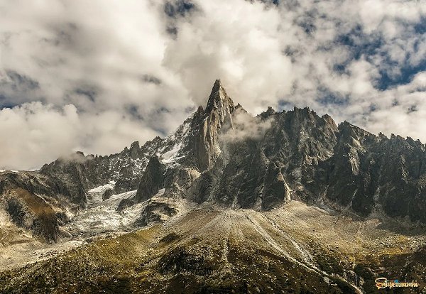 Франция , вершина Пти Дрю.Пти Дрю (Petit Dru, Aiguille du Dru), 3754 метра, — вершина в массиве ... - 3