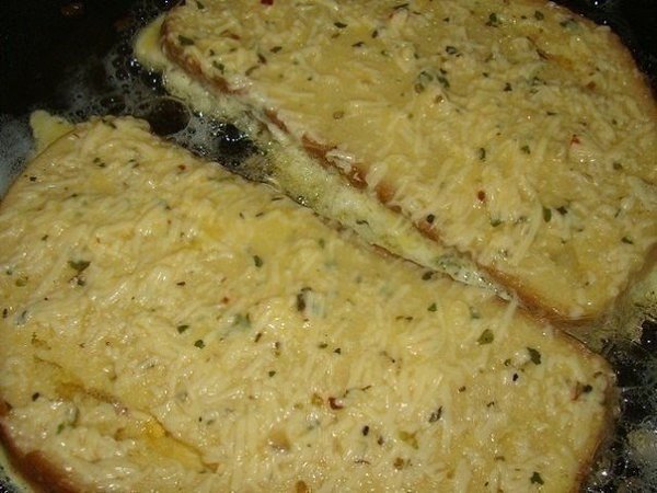 Гренки сырные.Предлагаем вам очень вкусные гренки.Хороши они и в горячем и холодном виде.Попробуйте. ... - 5