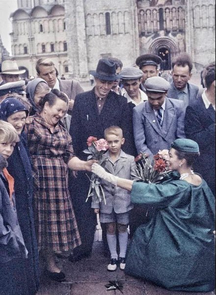 Christian Dior в Москве, 1959 год: удивление и растерянность жителей столицы. Москва замерла от ... - 7