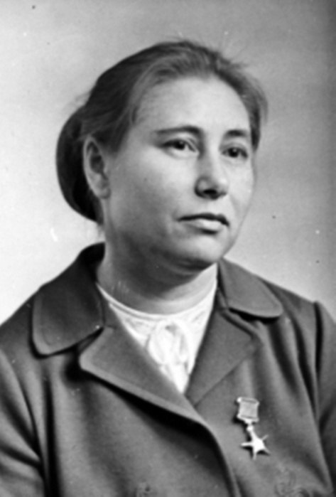 Мария Алексеевна Лыткина, (31 июля 1933) - Герой Социалистического Труда, бригадир конвейера ...