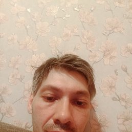 Dmitry, 43, 