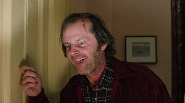 Here’s Johnny! Съемки, возможно, самой культовой сцены «Сияния» заняли 3 дня и потребовали 60 ... - 6