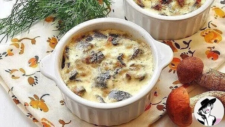 Жульен.Быстрый в приготовлении и очень нежный на вкус жульен с курицей и грибами.Ингредиенты:2 ...