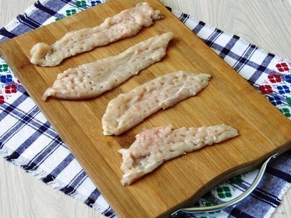 Кабачковые рулетики. Ингредиенты: Курица (филе) — 1 шт. Кабачки молодые — 2 шт. Сыр твердый — 50 г ... - 3