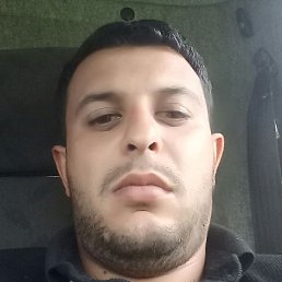 Ali, , 32 