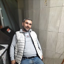 Adnan, 41, 