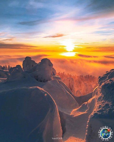 Утpo нa гope oлюд. oтo Юpa Туpиcтмeн Этот удивительный мир