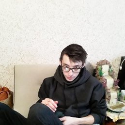 Aleksandr, 28, 