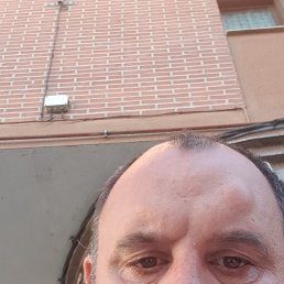 Alejandro, 41, 