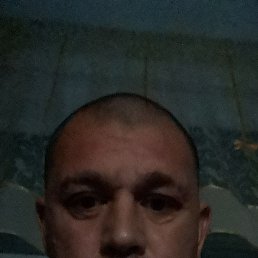 Sergej, 45, 