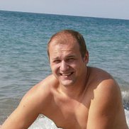 Aleksei, 40, 