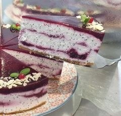 Клубнично-маковый чизкейк. Это вкусный, и довольно простой рецепт, и на мой взгляд очень весенний. И ...