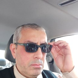 toni, 45, 