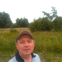 Sergiu, 48, 