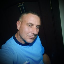Igor Kh., 45, 