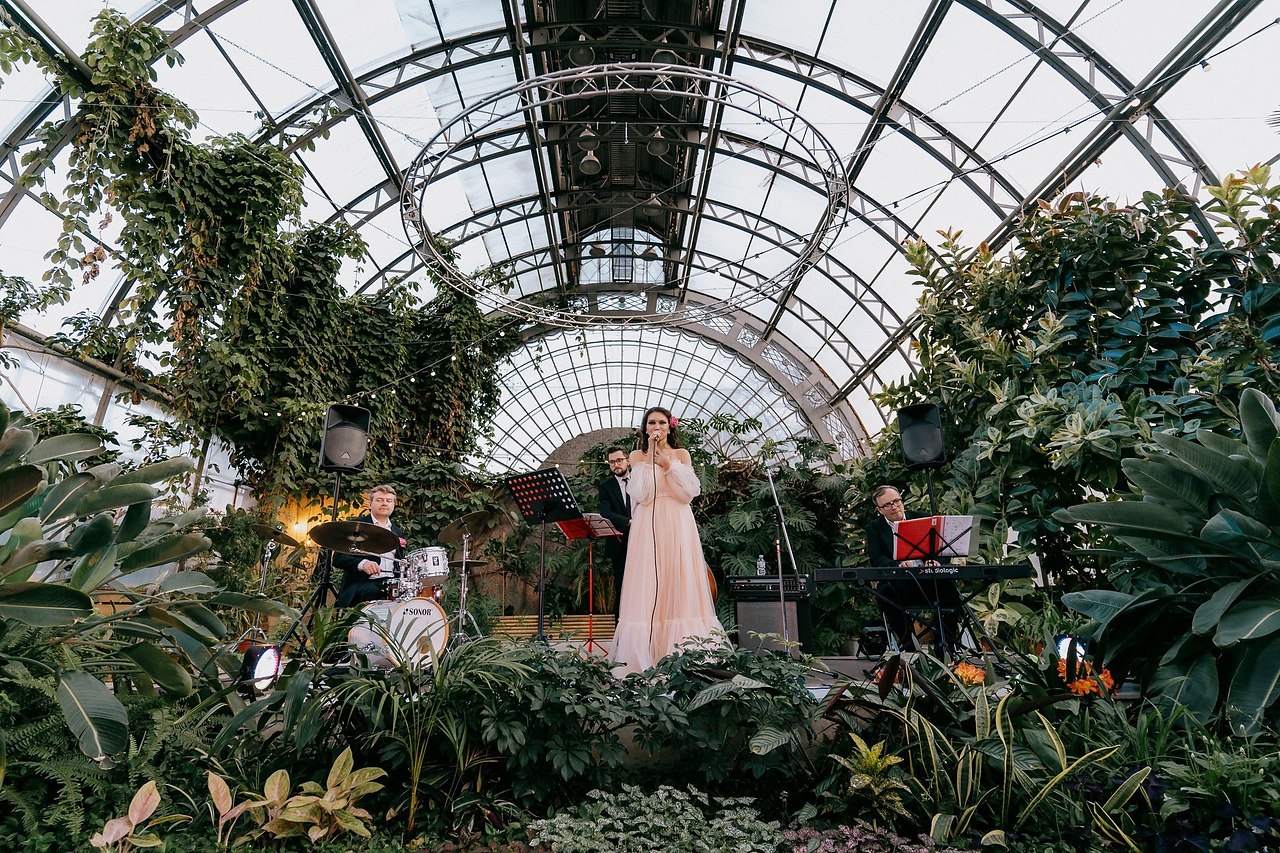 Романтические джазовые композиции прозвучат в Оранжерее Таврического ...