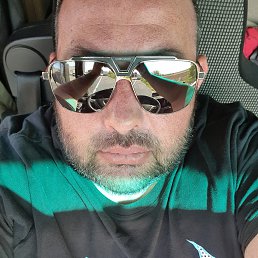 Dimitar, 42, 