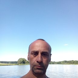 Andrei, 46, 