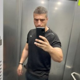 Mark, 40, 