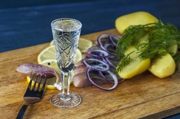 :) - Мама, а вот шо вкуснее: форшмак или селедочное масло? - Ойц, вкуснее телятина по- царски. - ...
