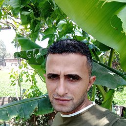 Mahmoud, 32, 