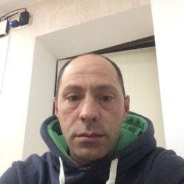 Viktor, 41, 